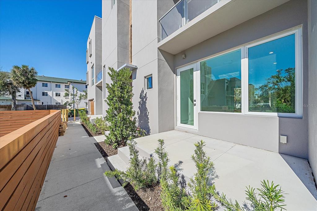 1720 Alderman Street Sarasota, FL 34236 - Photo 10 of 43