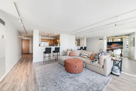 $323,000 | 345 North LaSalle Drive, Unit 2702, Chicago, IL 60654