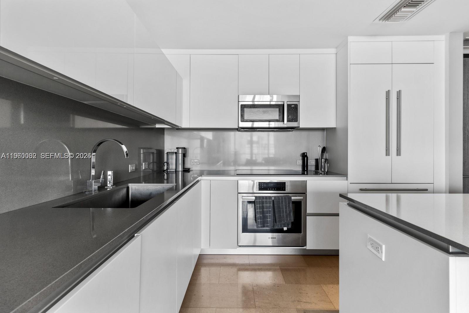 88 Southwest 7th Street, Unit 3909 Miami, FL 33130 - Photo 13 of 20