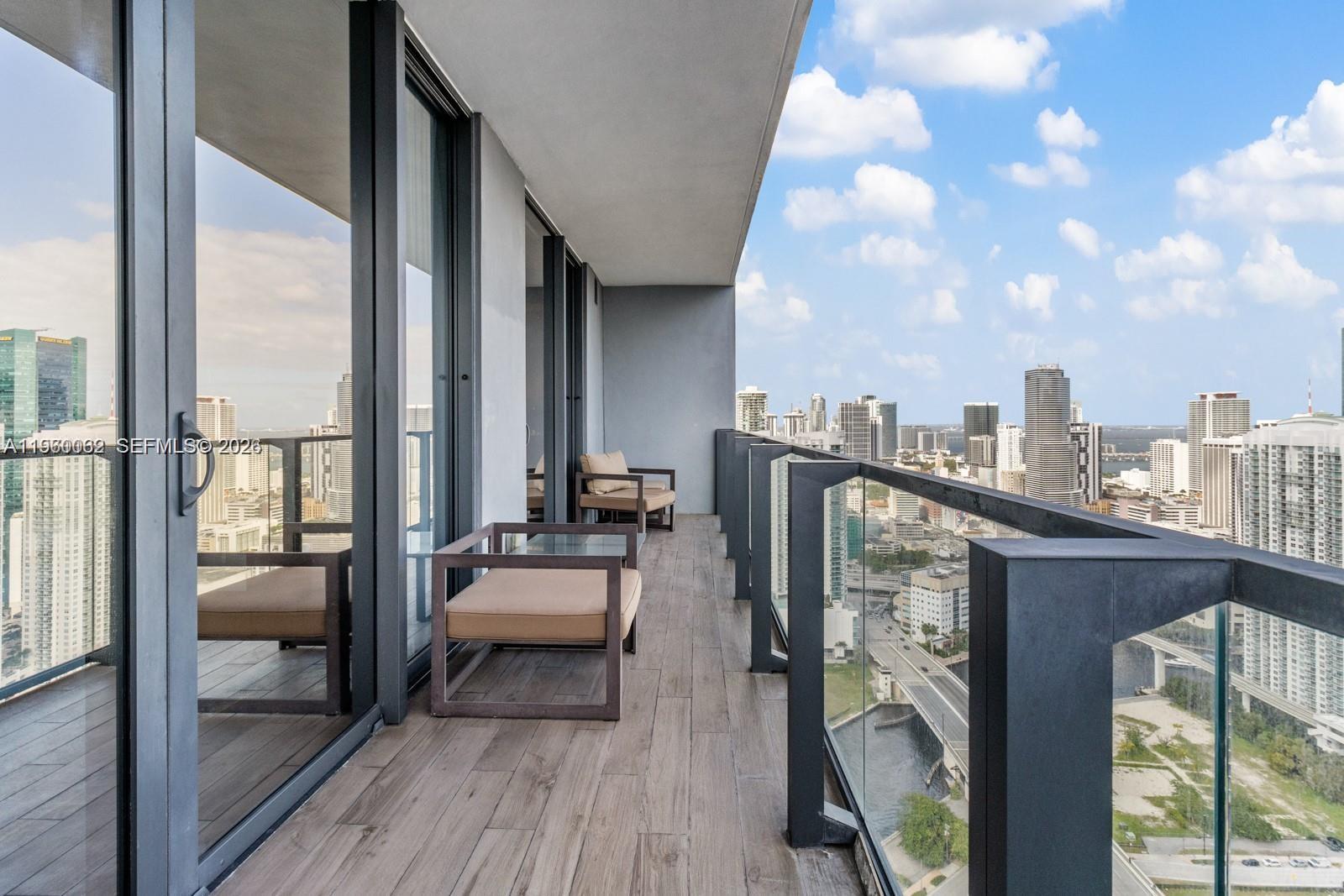 88 Southwest 7th Street, Unit 3909 Miami, FL 33130 - Photo 4 of 20