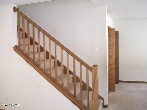 1070 Canterbury Road Bushkill, PA 18324 - Photo 3 of 10