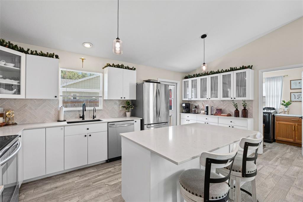 429 Patterson Avenue Osprey, FL 34229 - Photo 15 of 46