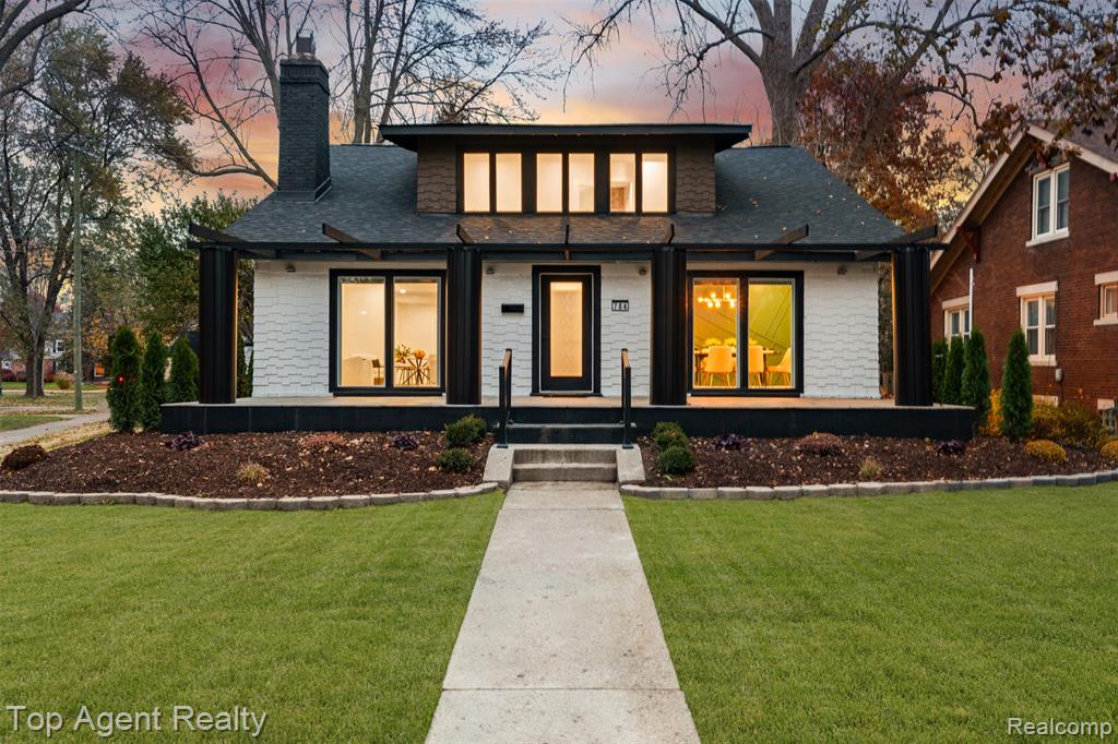 784 Barrington Road Grosse Pointe, MI 48230 - Photo 2 of 55