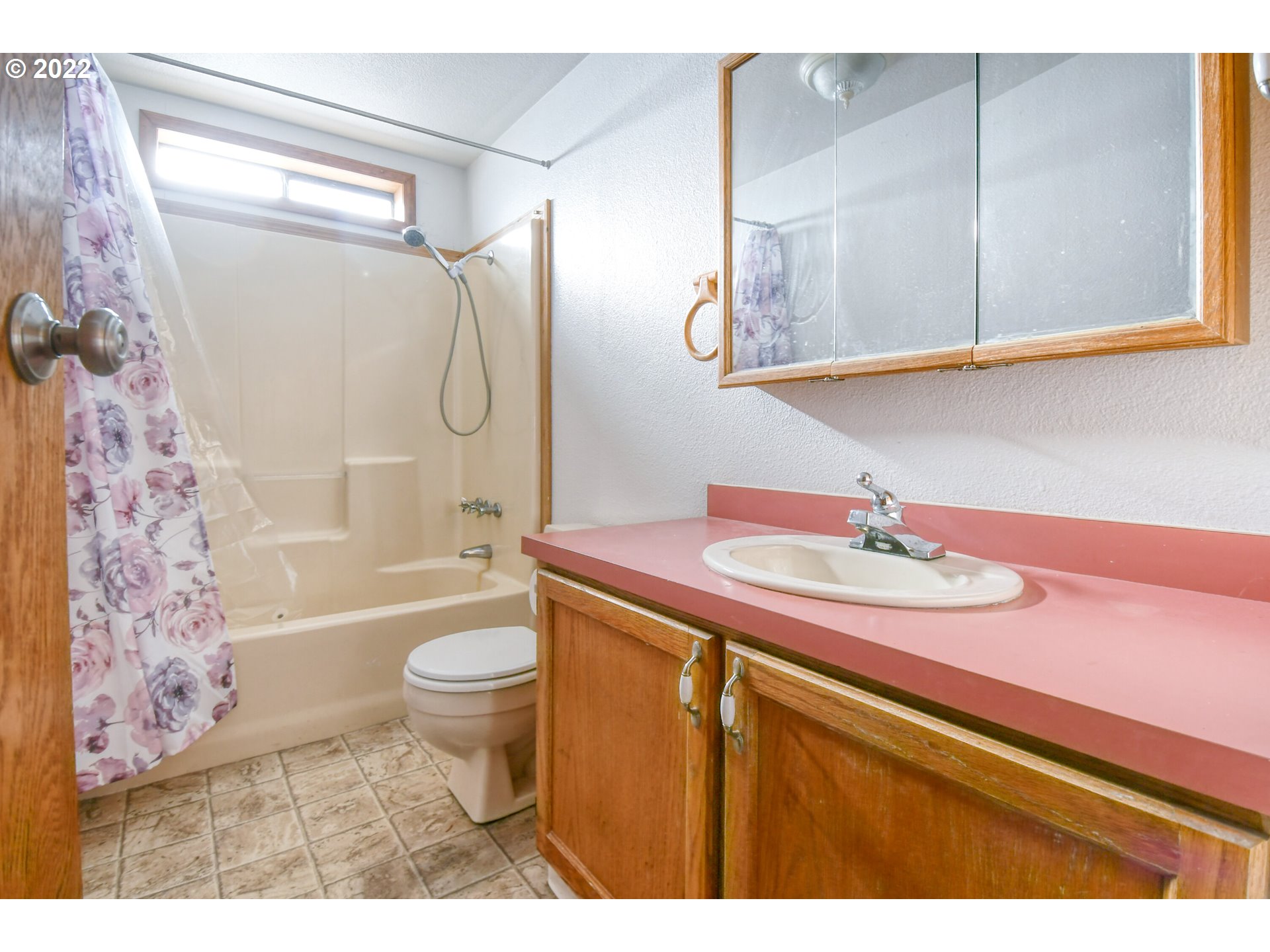 809 Southwest 11th Street Pendleton, OR 97801 - Photo 26 of 32 a bathroom with a sink a toilet and shower