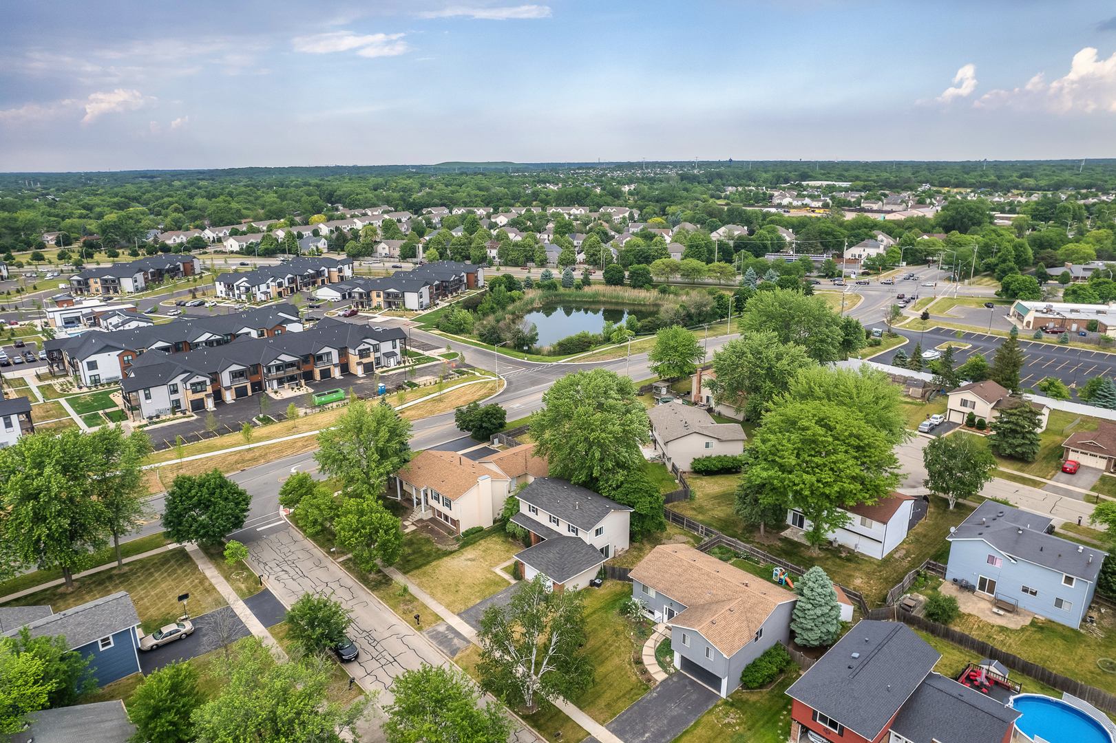 302 Thistle Drive Bolingbrook, IL 60490 - Photo 30 of 33 an aerial view of residential houses with outdoor space