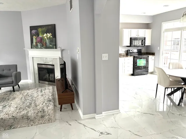 $3,200 | 328 West Main Street, Carmel, IN 46032