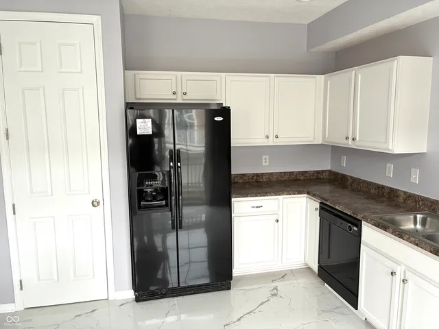 $3,200 | 328 West Main Street, Carmel, IN 46032