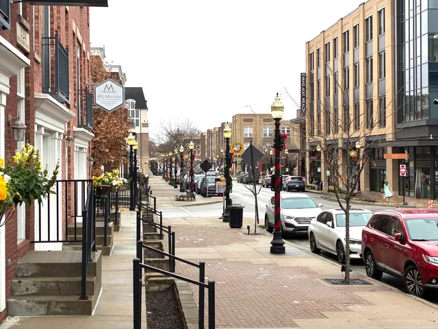 $3,200 | 328 West Main Street, Carmel, IN 46032