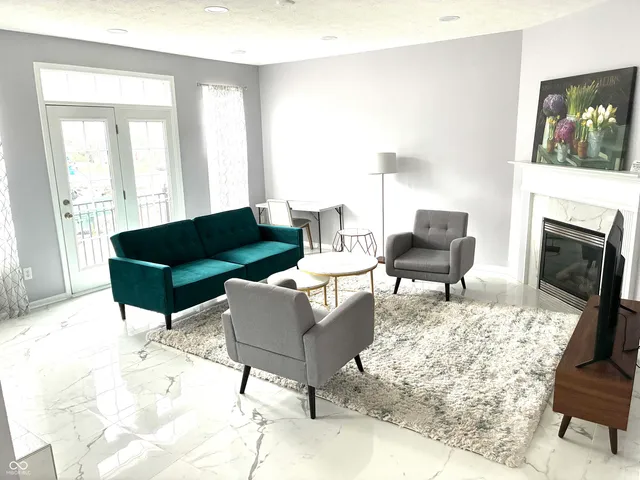 $3,200 | 328 West Main Street, Carmel, IN 46032