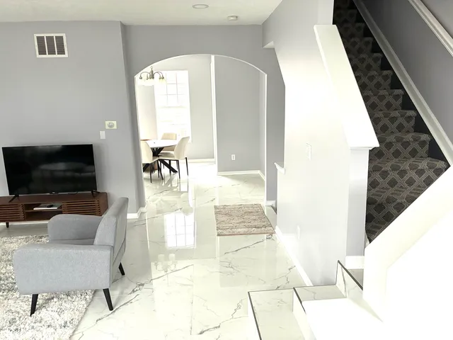 $3,200 | 328 West Main Street, Carmel, IN 46032