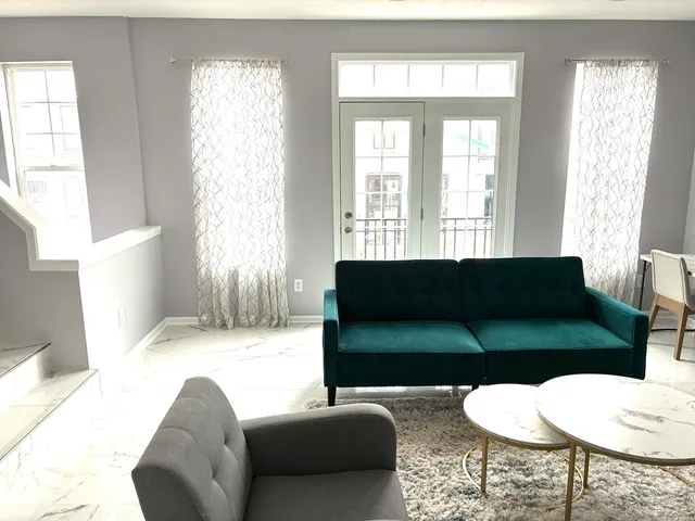 $3,200 | 328 West Main Street, Carmel, IN 46032