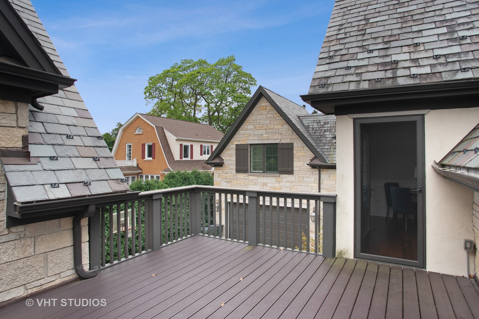 726 Hastings Street Park Ridge, IL 60068 - Photo 28 of 38 a front view of a house with balcony