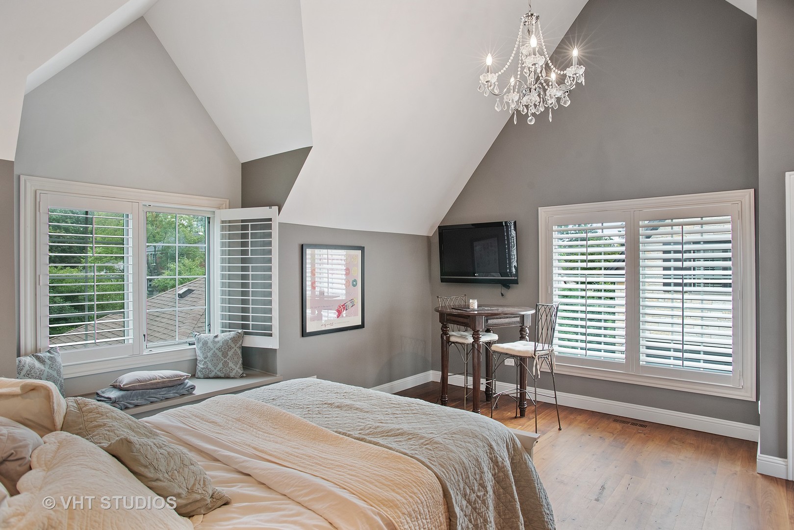 726 Hastings Street Park Ridge, IL 60068 - Photo 29 of 38 a bedroom with a bed lamps and a large mirror on the dresser