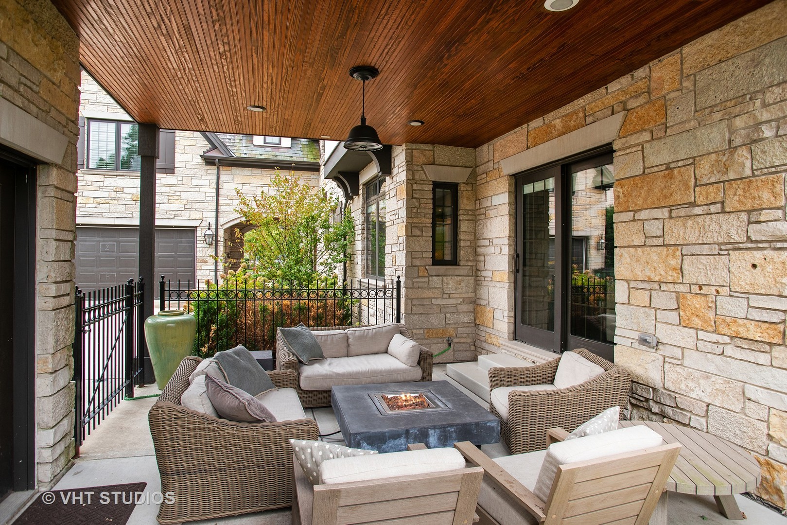726 Hastings Street Park Ridge, IL 60068 - Photo 31 of 38 a outdoor living space with patio furniture