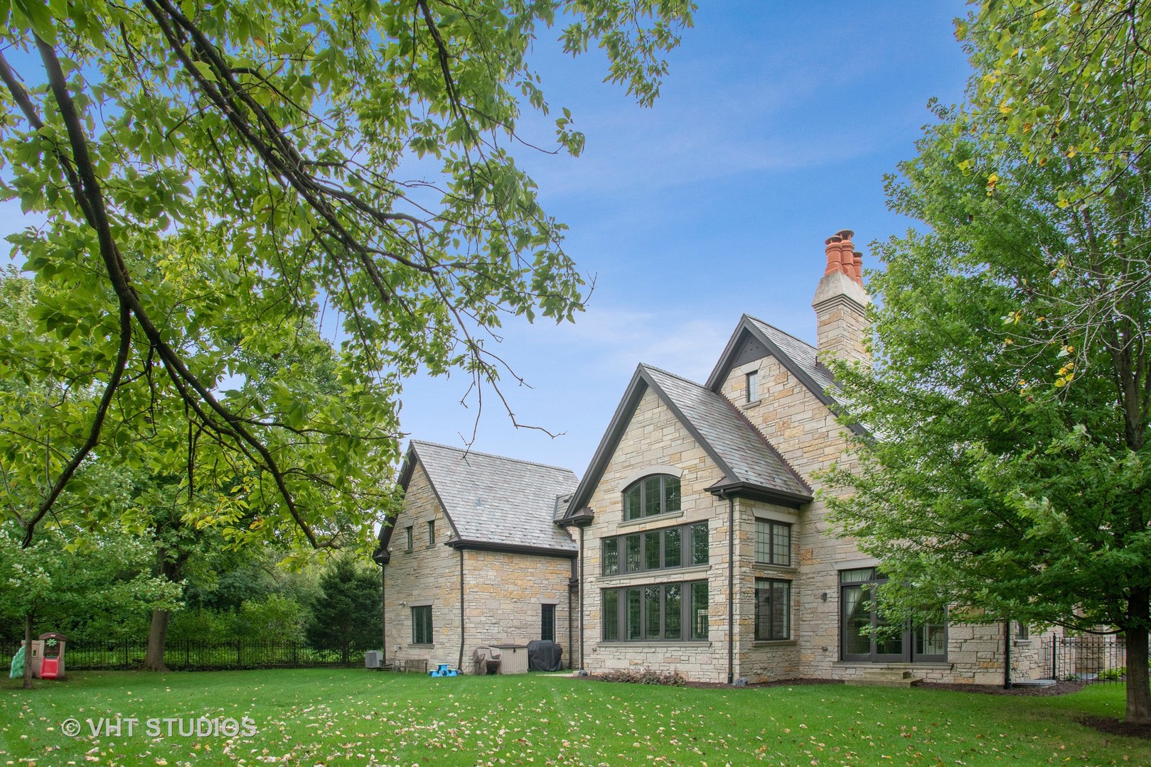 726 Hastings Street Park Ridge, IL 60068 - Photo 34 of 38 a front view of a house with a yard