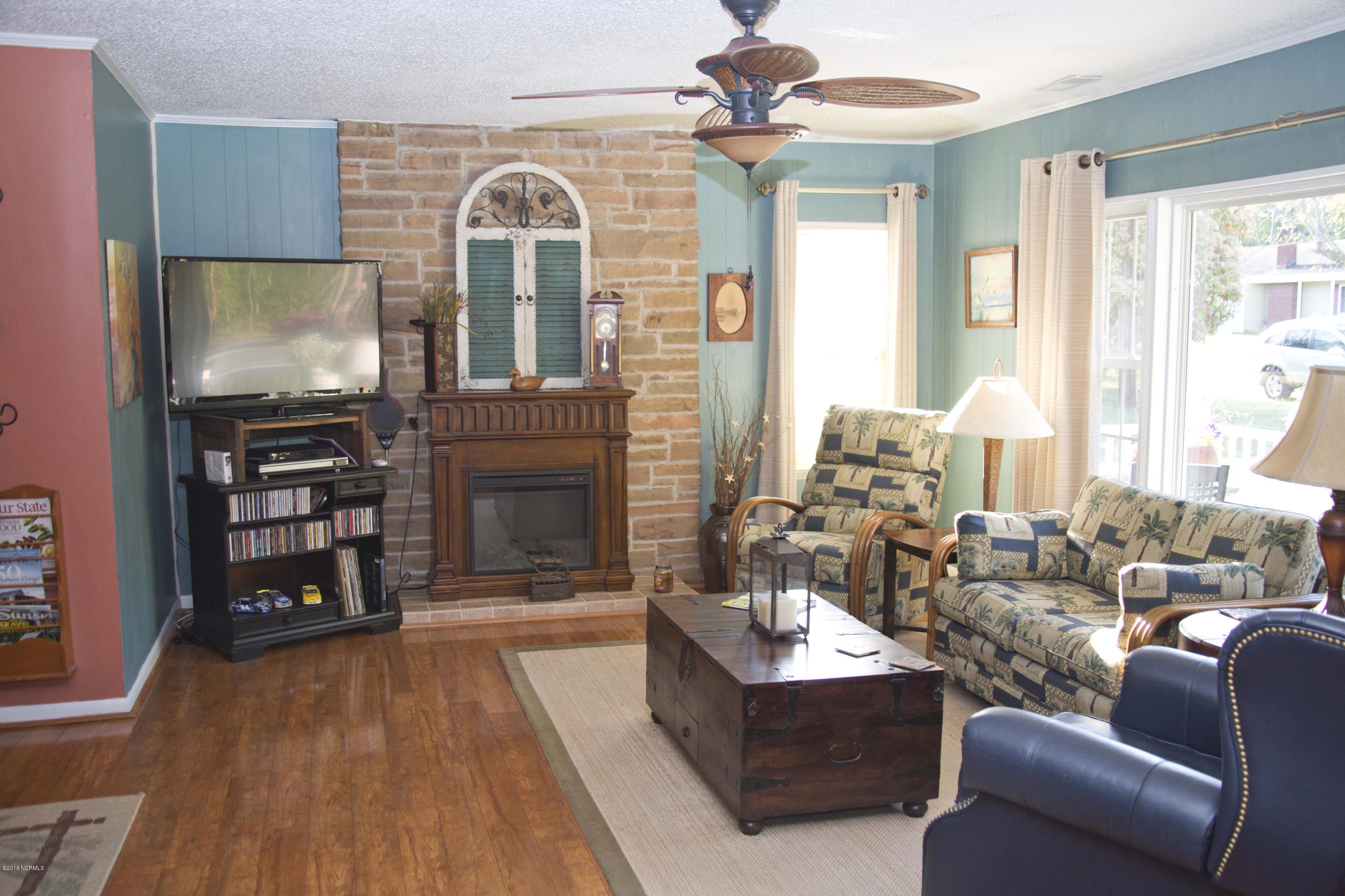 146 Pine Grove Road Newport, NC 28570 - Photo 8 of 36 4M9A8242_7269