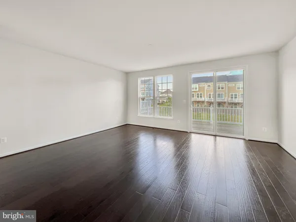 $2,800 | 439 Foxglove Way, Unit 102, Stafford, VA 22554