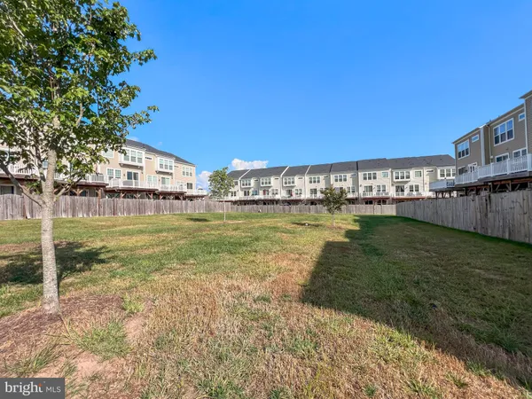 $2,800 | 439 Foxglove Way, Unit 102, Stafford, VA 22554