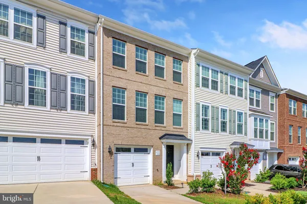 $2,800 | 439 Foxglove Way, Unit 102, Stafford, VA 22554