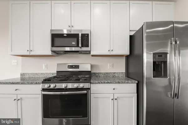 $2,800 | 439 Foxglove Way, Unit 102, Stafford, VA 22554