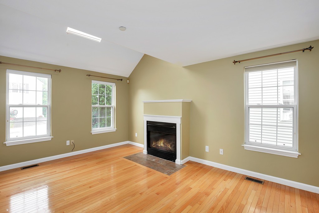 36 Peterson Road North Andover, MA 01845 - Photo 2 of 18
