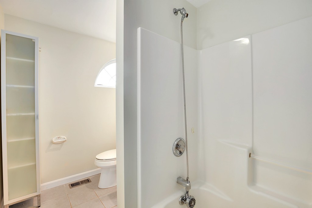 36 Peterson Road North Andover, MA 01845 - Photo 8 of 18