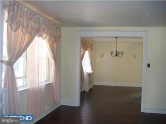 118 Kent Road Upper Darby, PA 19082 - Photo 4 of 11