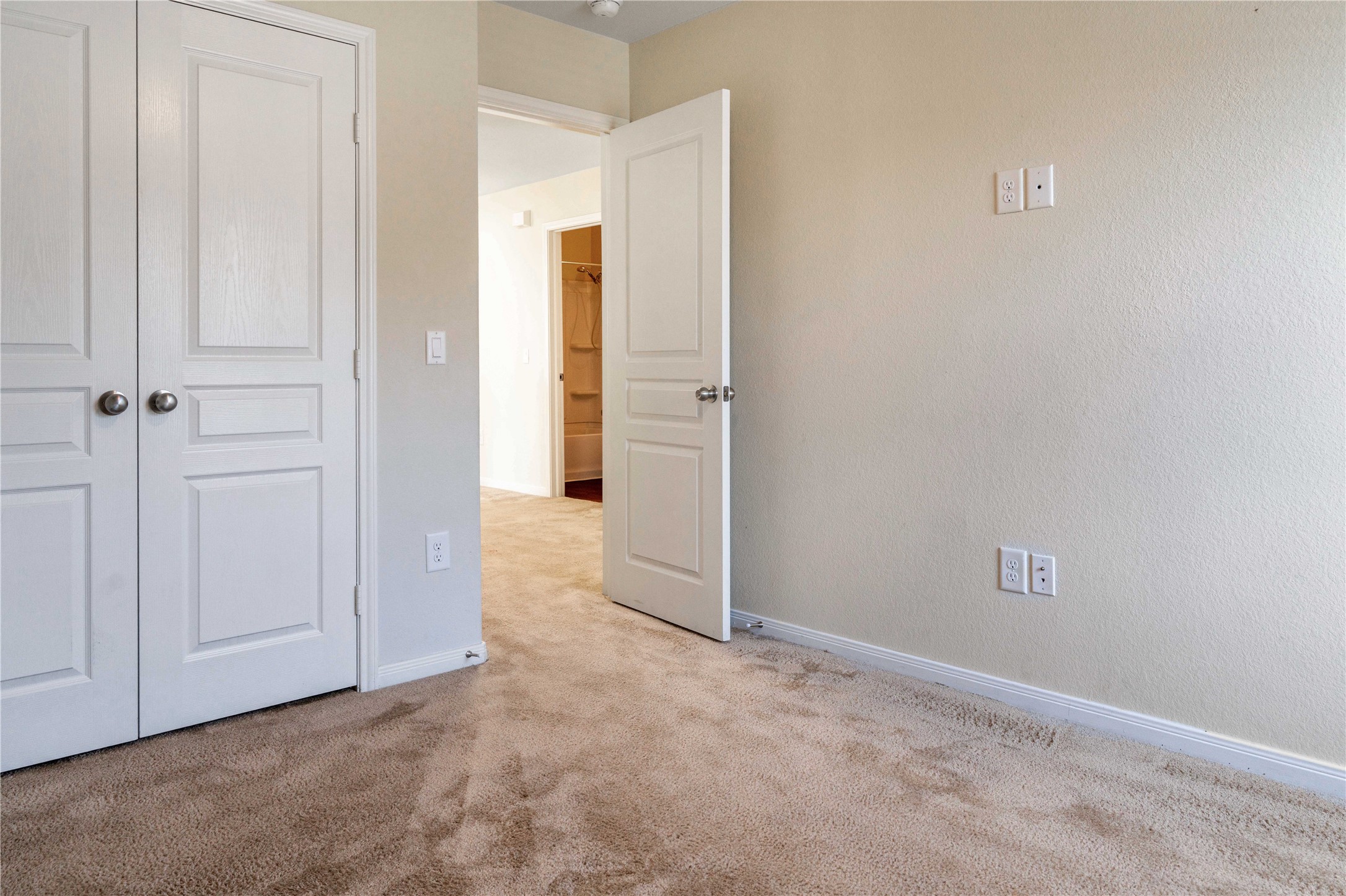 10011 Orchid Spring Lane Houston, TX 77044 - Photo 33 of 42 a view of an empty room