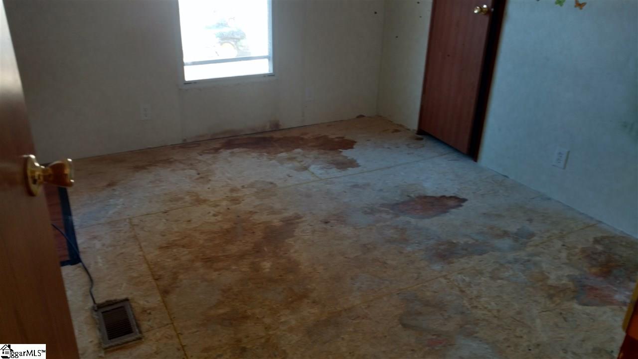 128 Ironwood Road Simpsonville, SC 29681 - Photo 3 of 9 Gallery Image 3