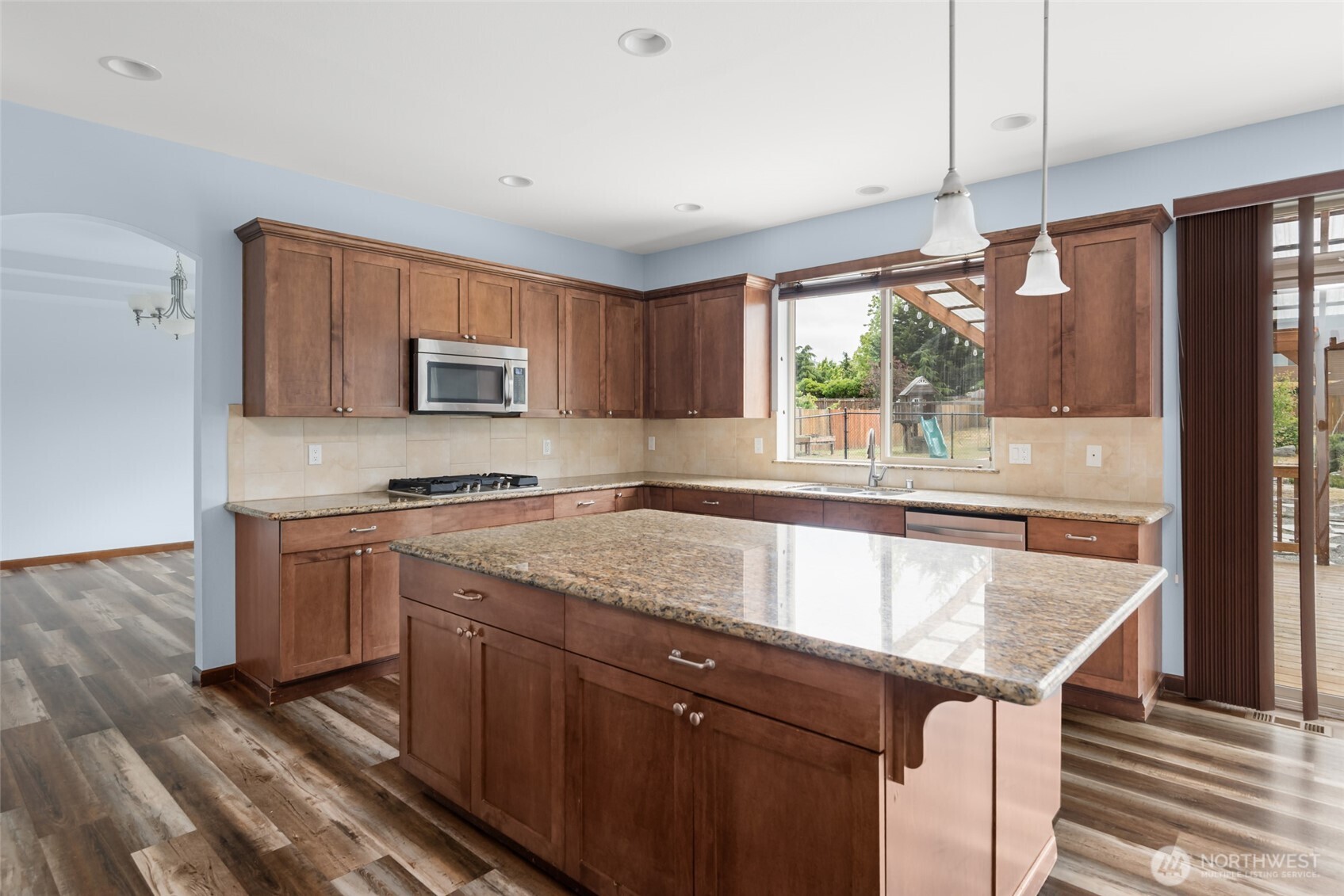 1033 Lyle Ridge Circle Oak Harbor, WA 98277 - Photo 8 of 37