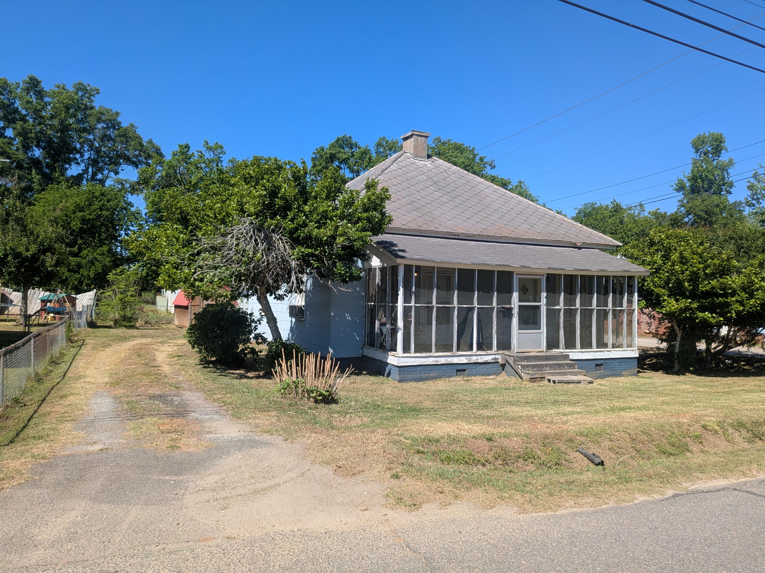 418 Mims Street Edgefield, SC 29824 - Photo 27 of 29 PXL_20260421_151216256.MP