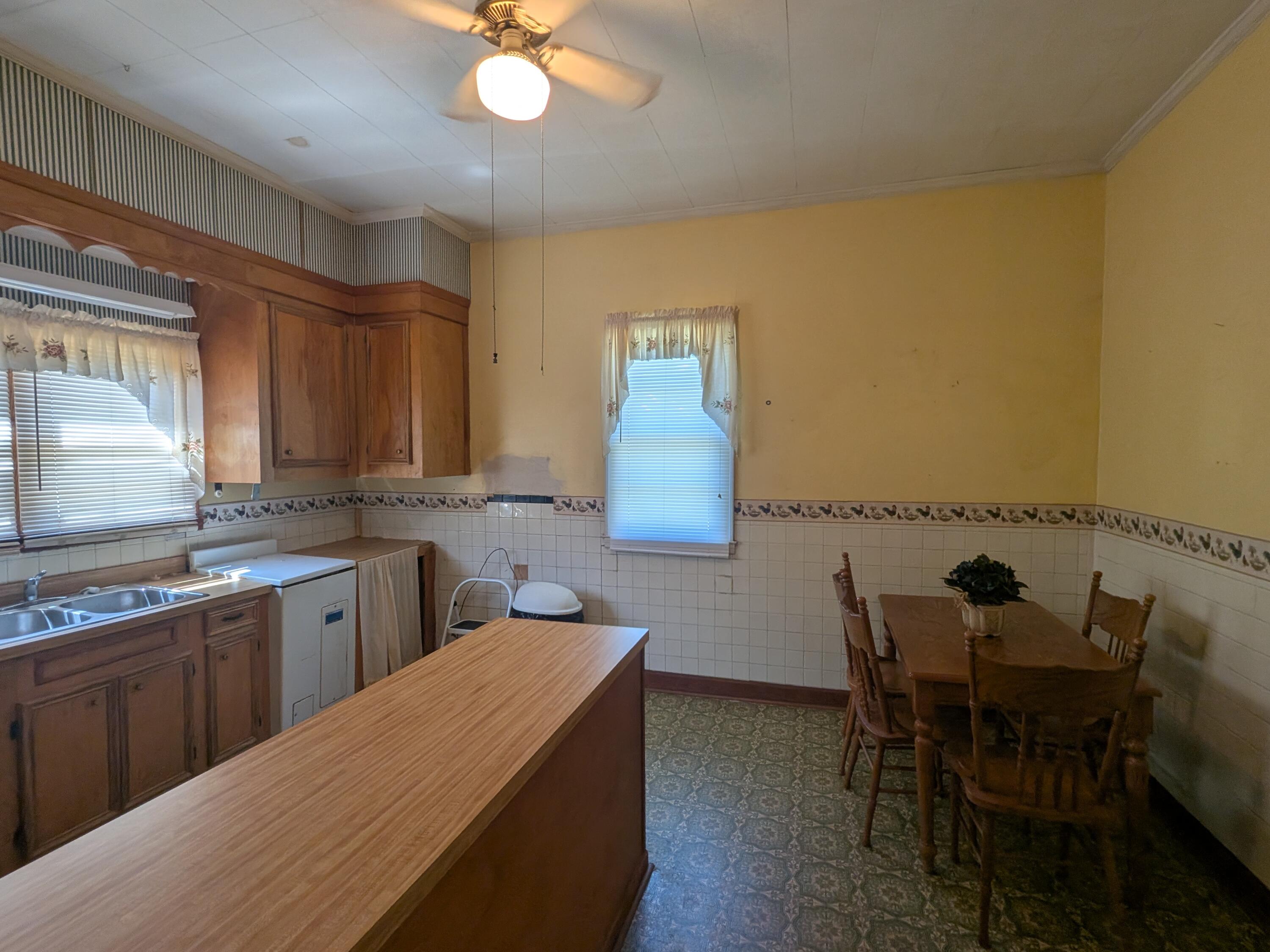 418 Mims Street Edgefield, SC 29824 - Photo 9 of 29 PXL_20260416_183432267.MP