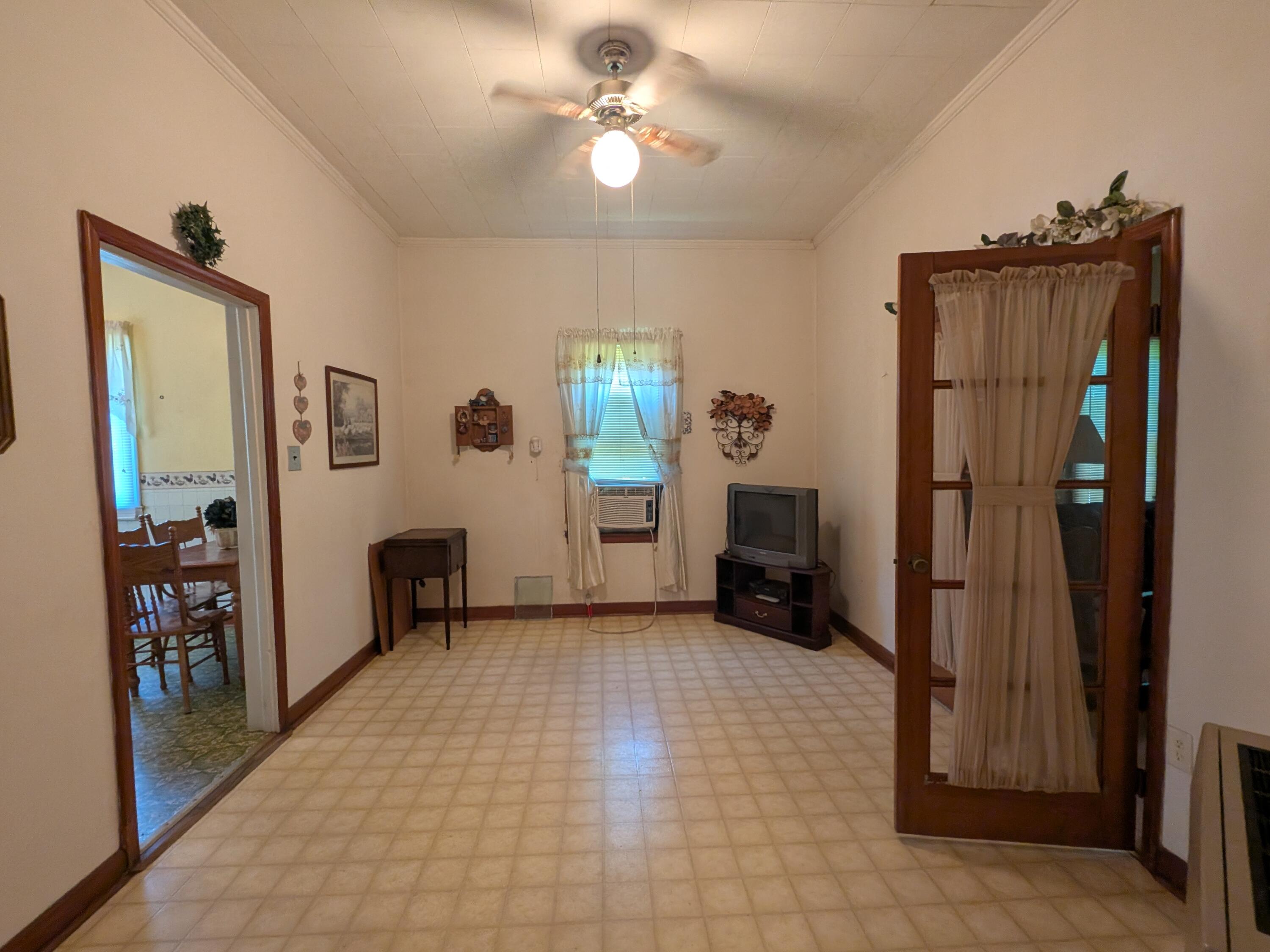 418 Mims Street Edgefield, SC 29824 - Photo 10 of 29 PXL_20260416_183529515.MP