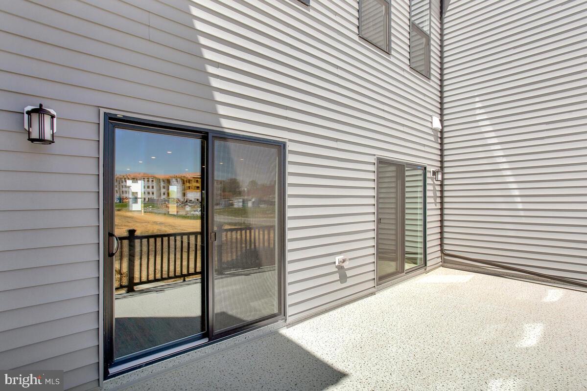 302 Summit Point Boulevard Bowie, MD 20716 - Photo 17 of 34