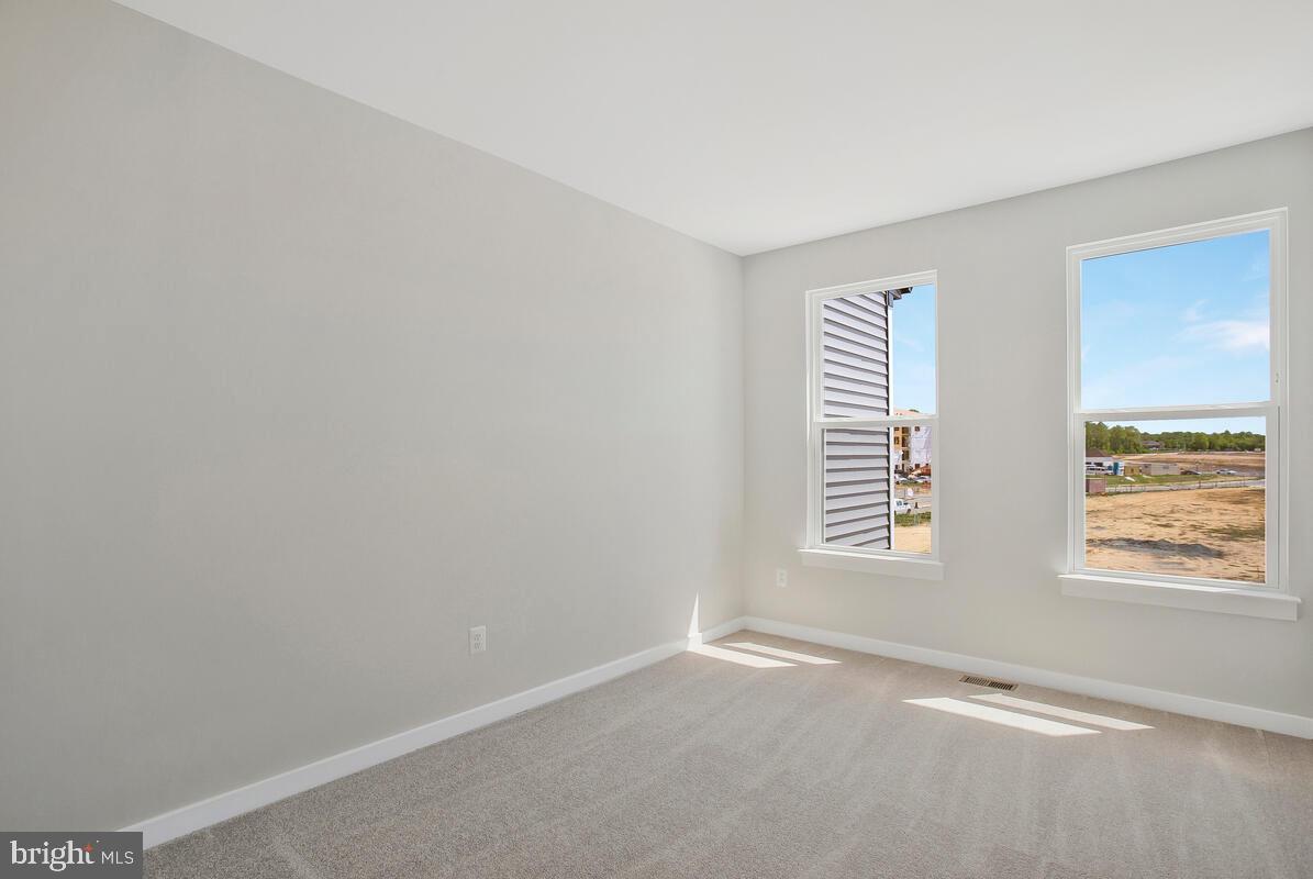 302 Summit Point Boulevard Bowie, MD 20716 - Photo 21 of 34