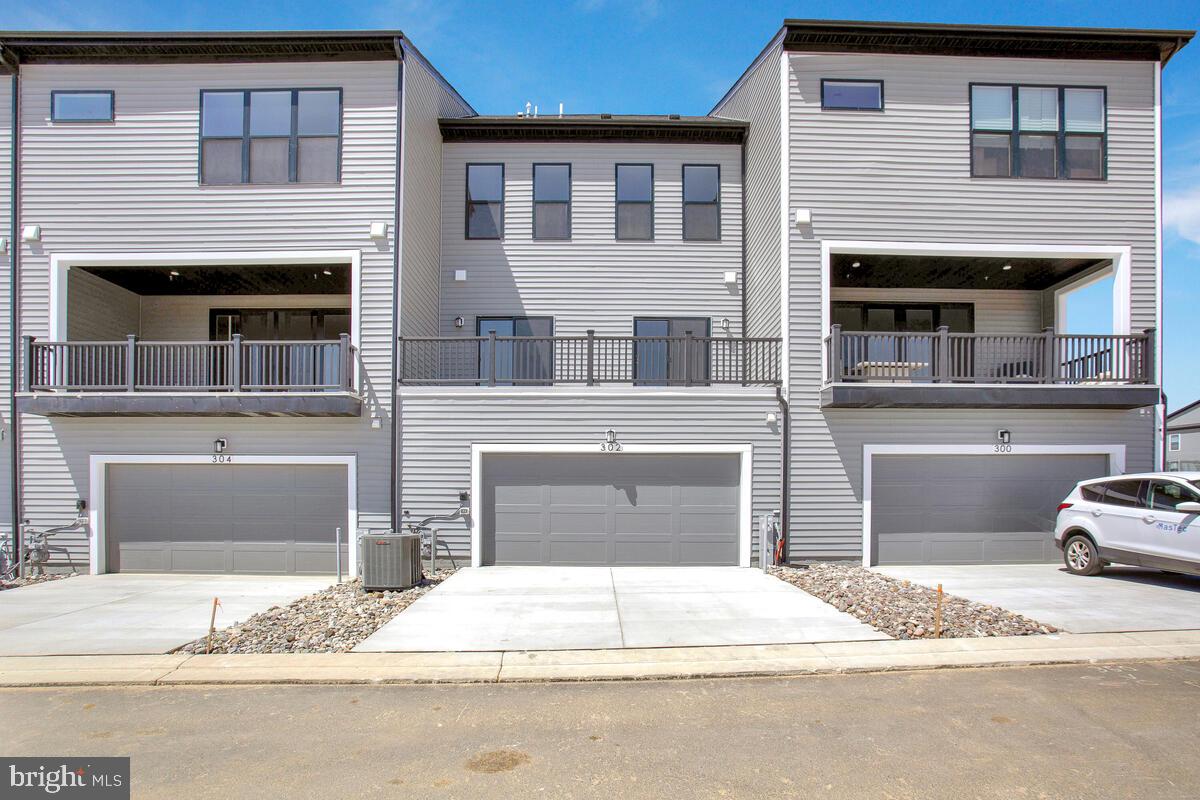 302 Summit Point Boulevard Bowie, MD 20716 - Photo 33 of 34