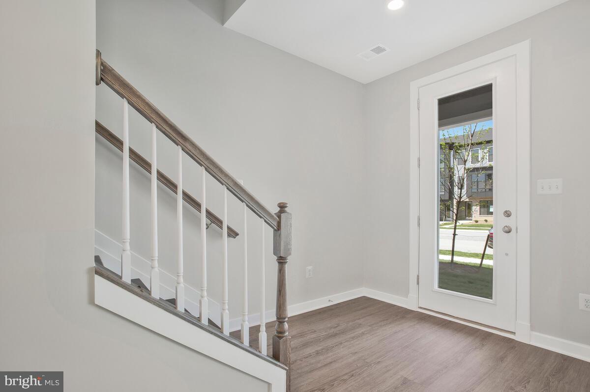 302 Summit Point Boulevard Bowie, MD 20716 - Photo 4 of 34