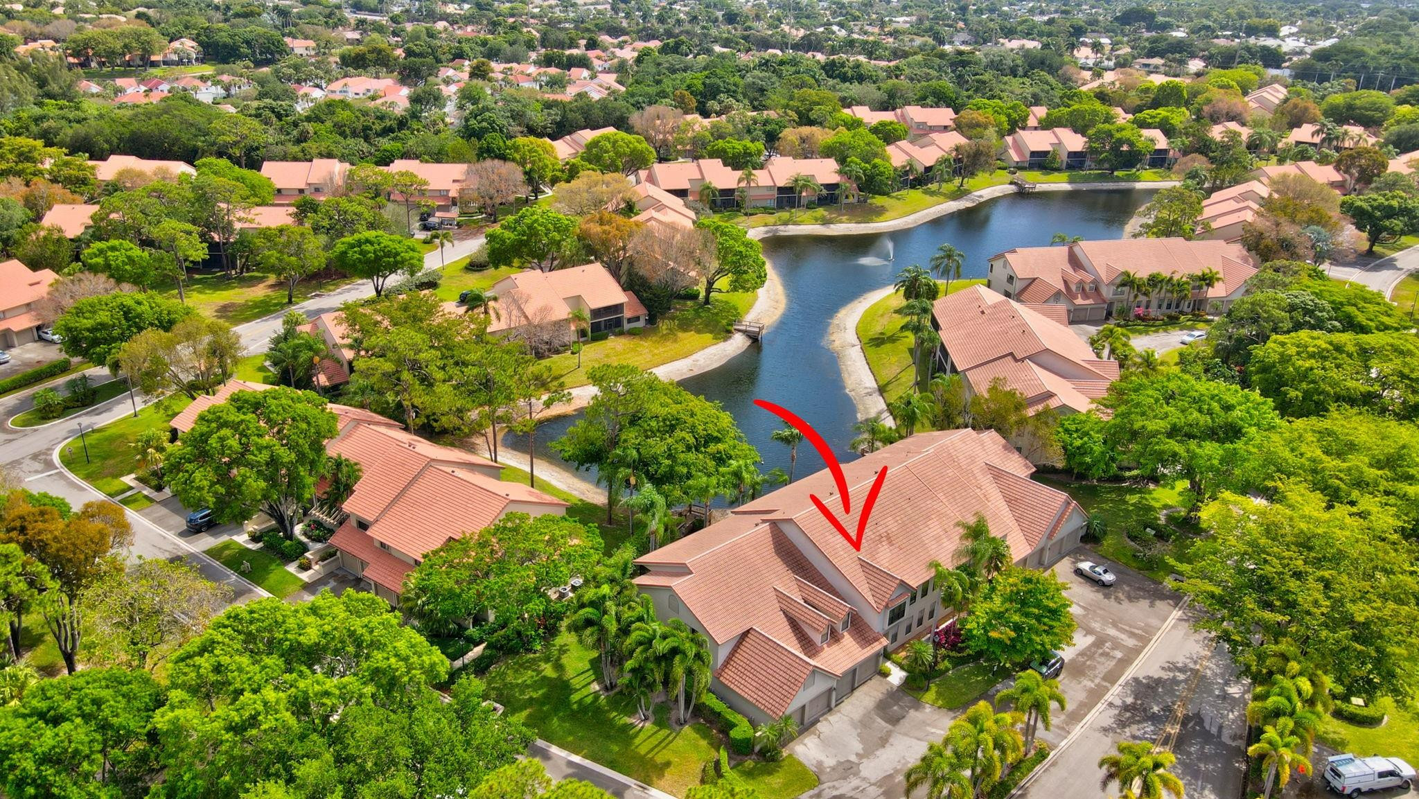 5801 Coach House Circle, Unit E Boca Raton, FL 33486 - Photo 2 of 41 Lakefront beauty! 1 CAR GARAGE!