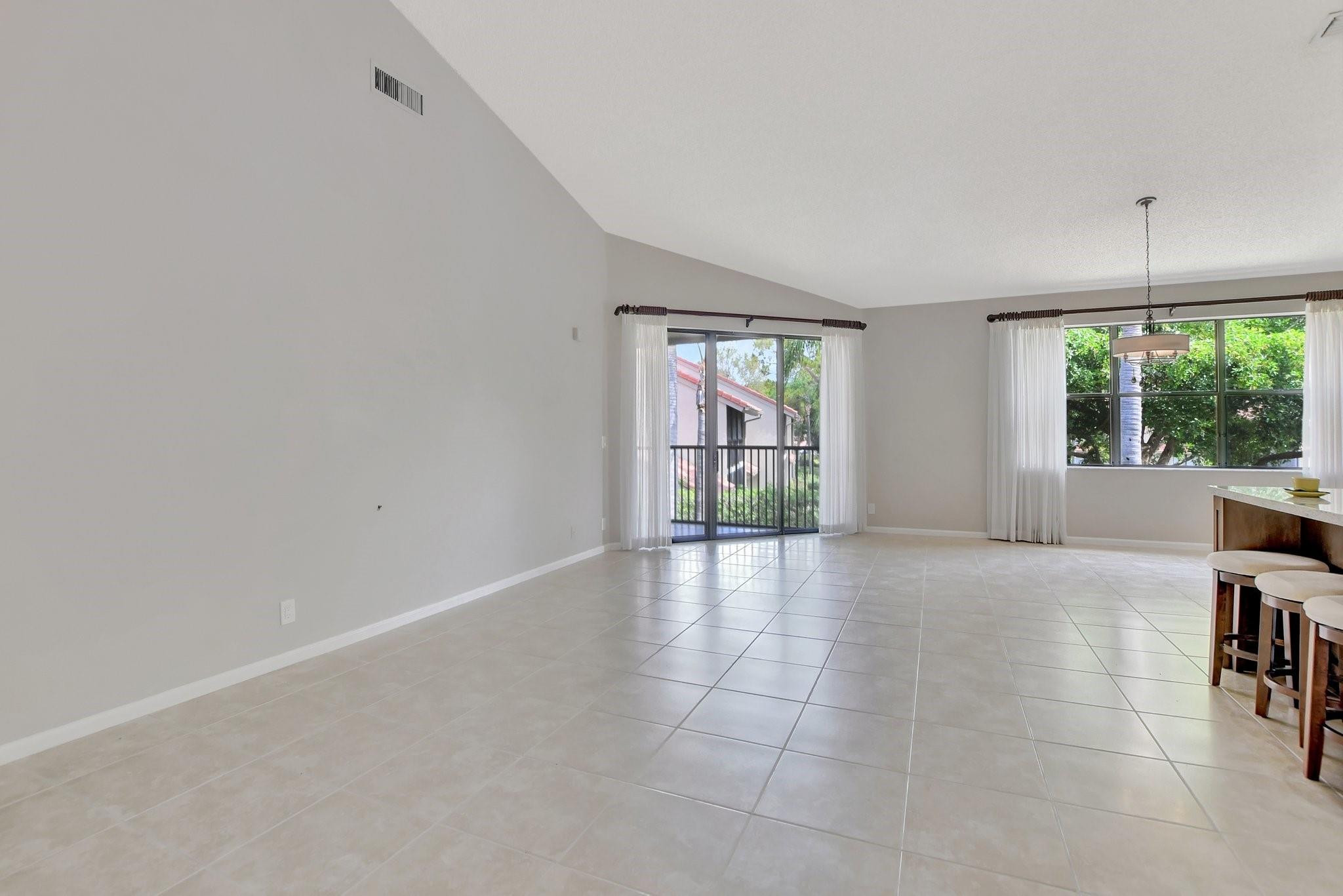 5801 Coach House Circle, Unit E Boca Raton, FL 33486 - Photo 32 of 41 Open concept!