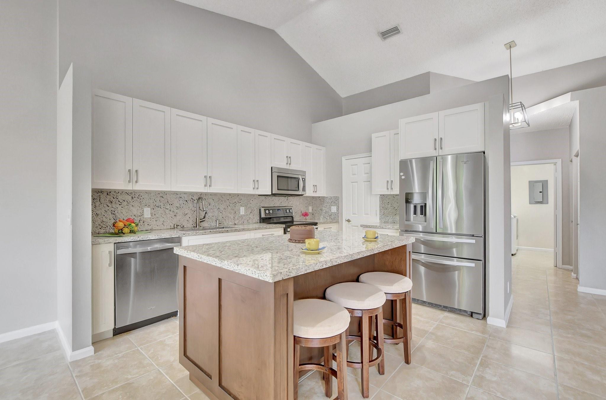 5801 Coach House Circle, Unit E Boca Raton, FL 33486 - Photo 5 of 41 Photo 5