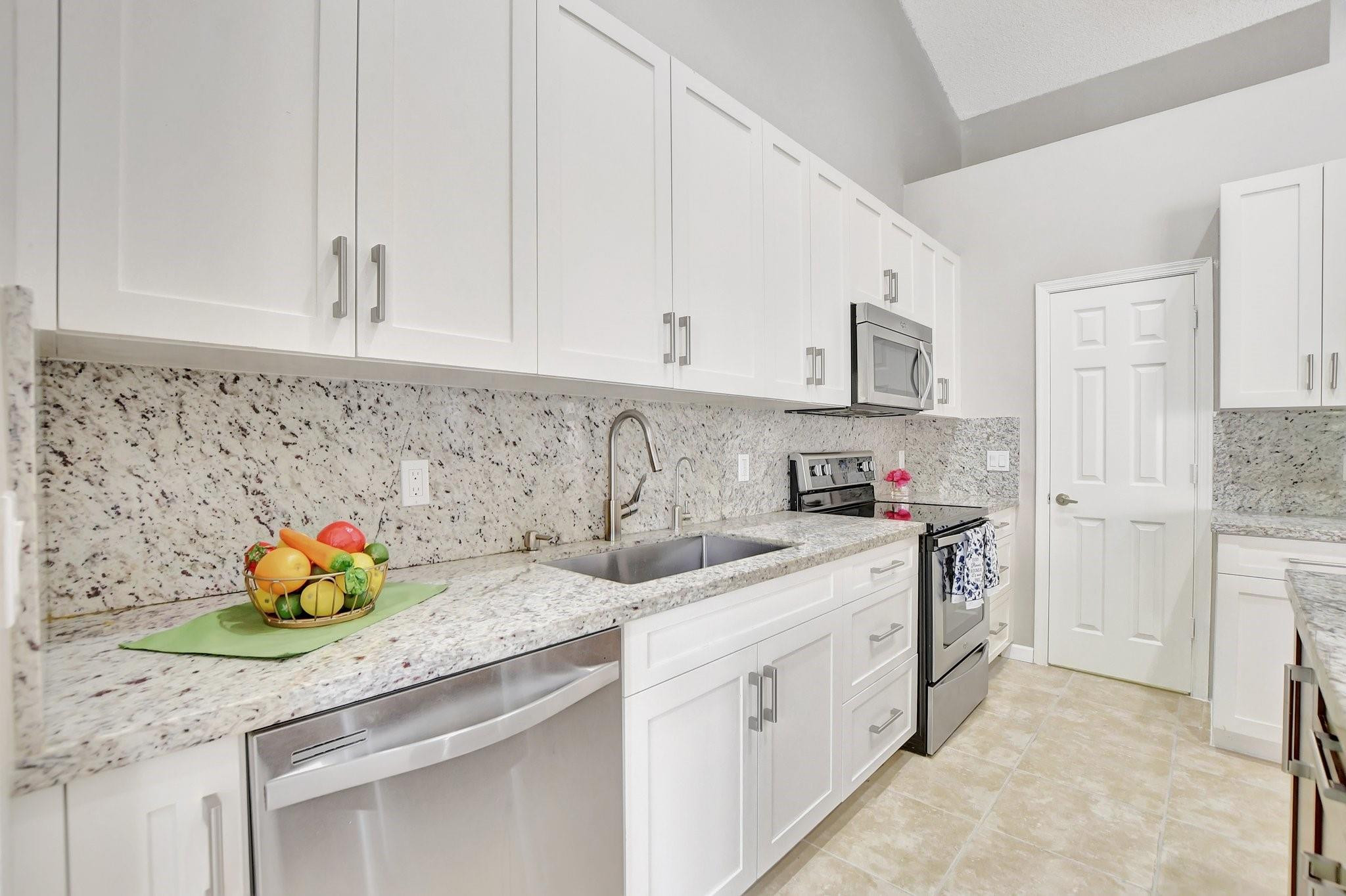 5801 Coach House Circle, Unit E Boca Raton, FL 33486 - Photo 6 of 41 Photo 6