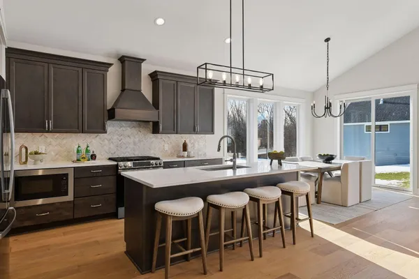 $718,950 | 2013 Mulberry Lane, Carver, MN 55315