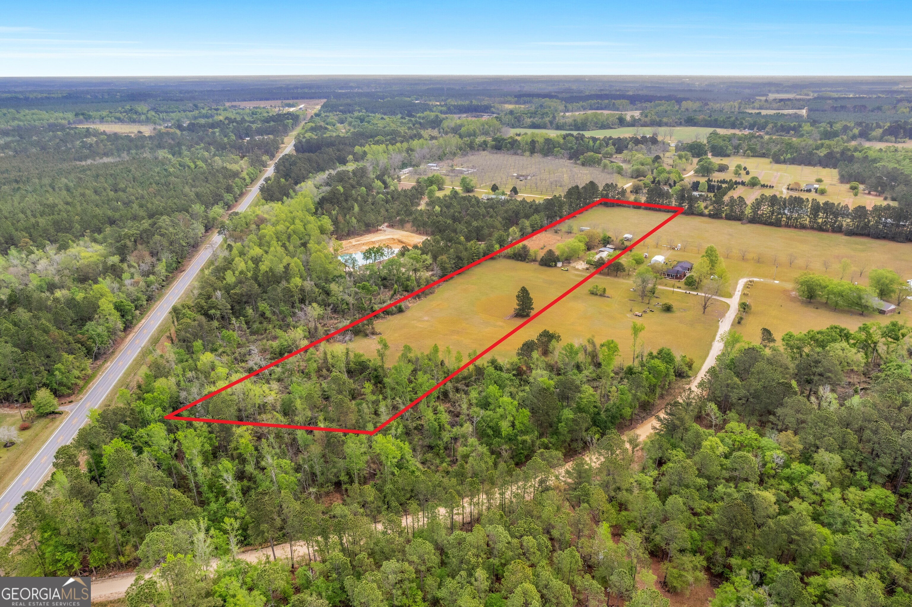 52 Northgate Lane Collins, GA 30421 - Photo 2 of 37 a view of a city with an ocean