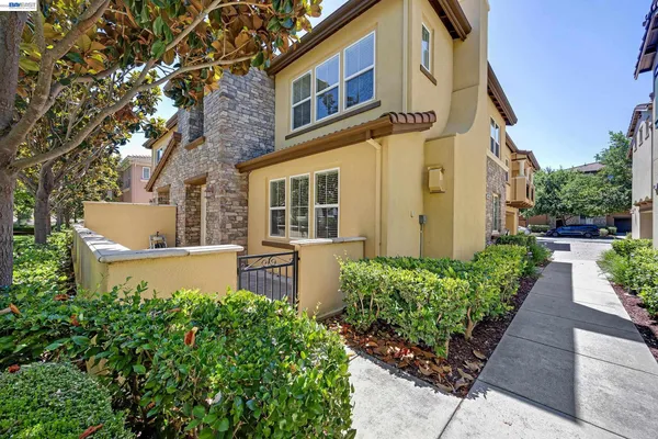 $899,000 | 644 Heligan Lane, Unit 3, Livermore, CA 94551