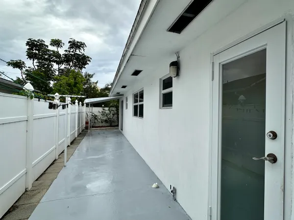 $149,500 | 728 Ridge Road, Unit 35, Lantana, FL 33462
