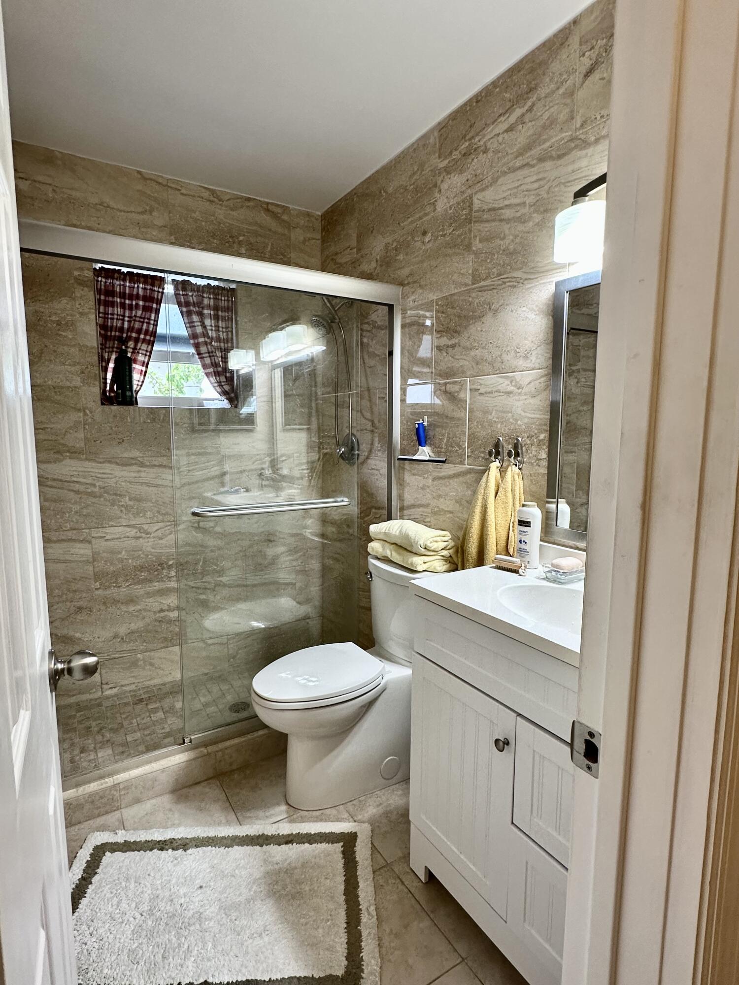 728 Ridge Road, Unit 35 Lantana, FL 33462 - Photo 9 of 35 Master Bathroom