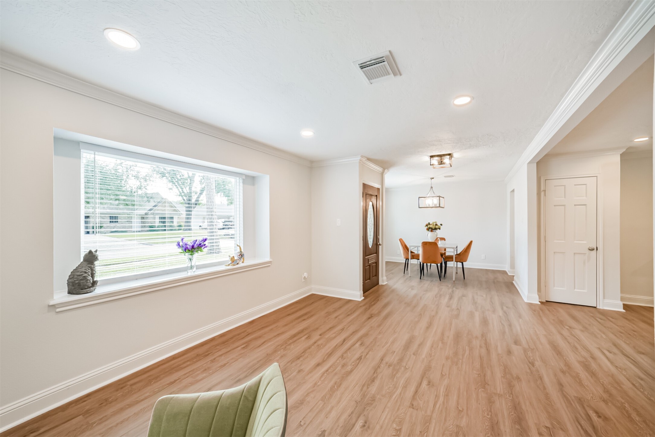 3319 Springrock Lane Houston, TX 77080 - Photo 19 of 41 a view of a livingroom with wooden floor and furniture