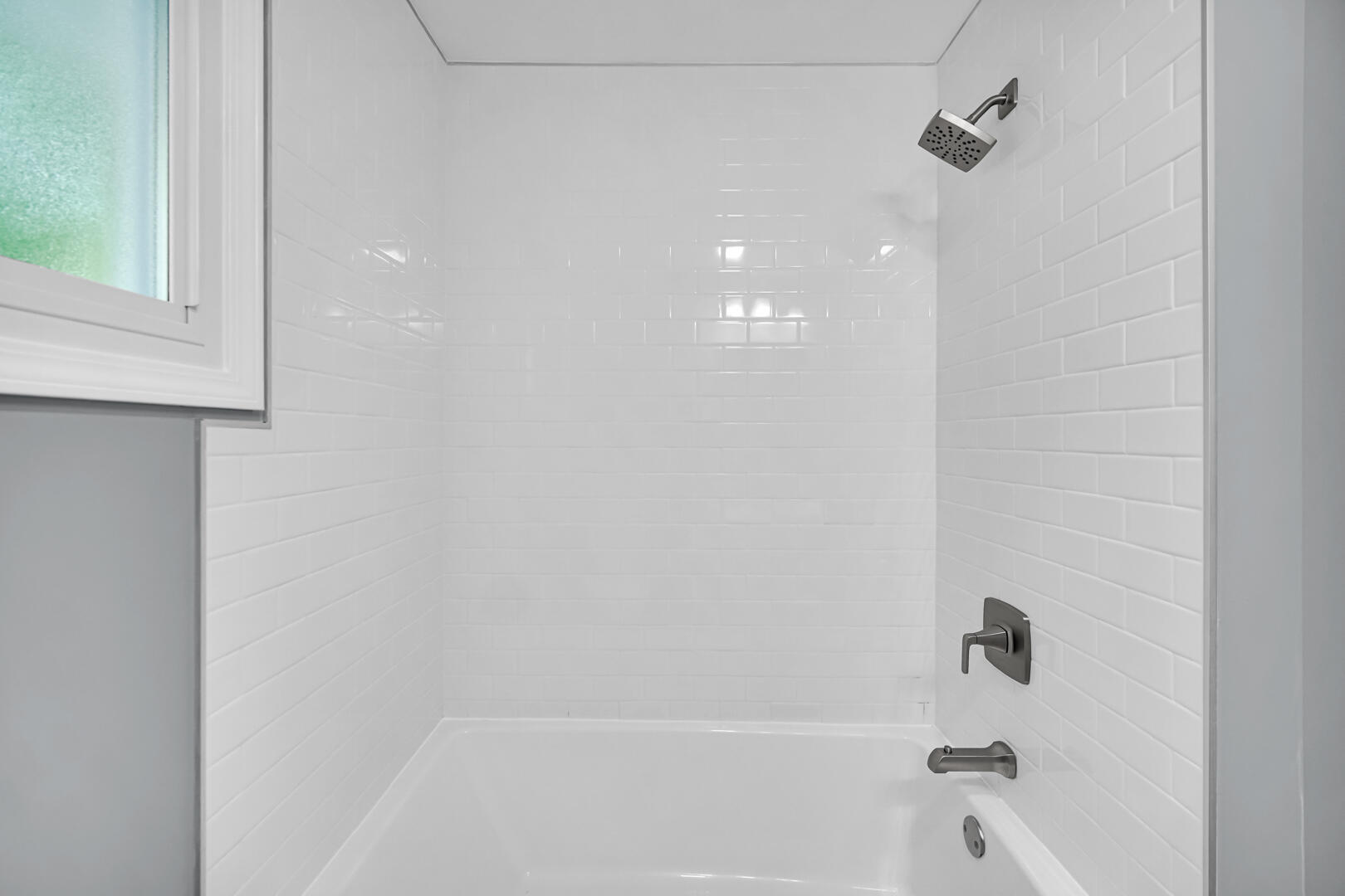 8013 Monaldi Drive Munster, IN 46321 - Photo 8 of 24 a close up of a bathtub