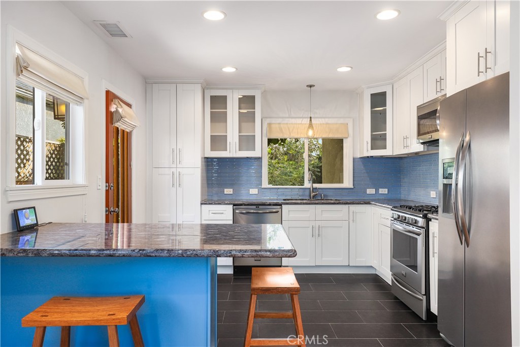 4733 Marshall Drive Culver City, CA 90230 - Photo 8 of 26