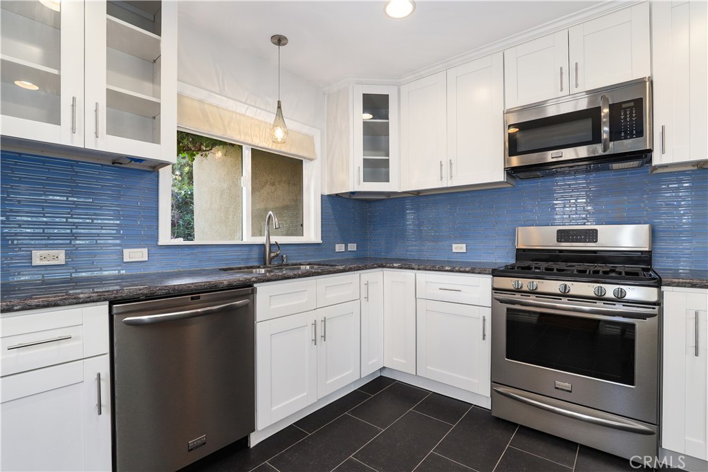 4733 Marshall Drive Culver City, CA 90230 - Photo 10 of 26